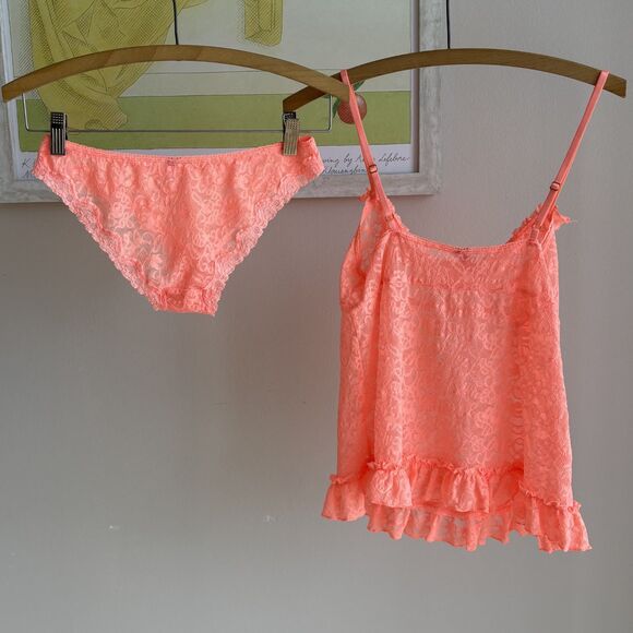 ❄️SALE❄️Lace Coral Intimate Set - Picture 2 of 4